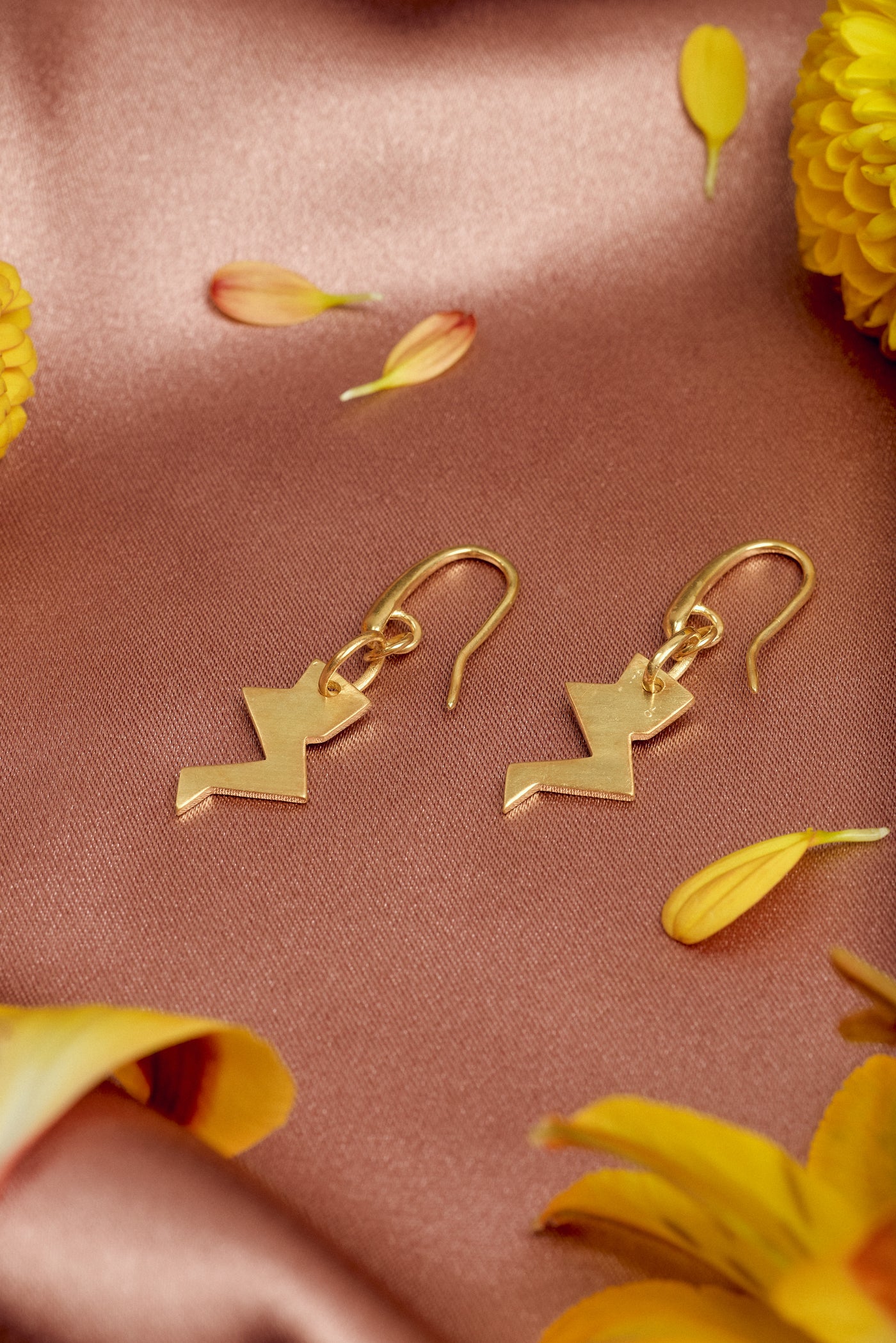 LVL 30 Solid Dangle Drop Lightning Earrings