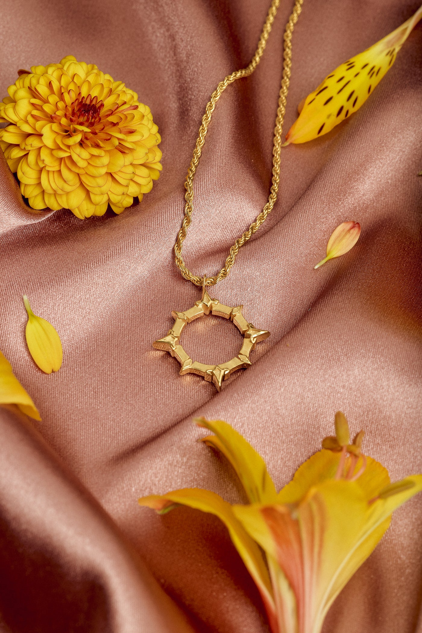 Mavuika Aztec Solid Halo Necklace