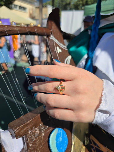 Venti Lyre Ring with Topaz